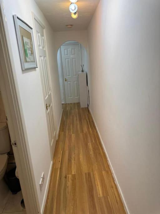 A Cozy Apartment In Barking Barking  Exterior photo